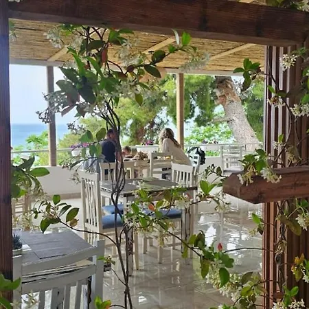 Vista Maris Hotel